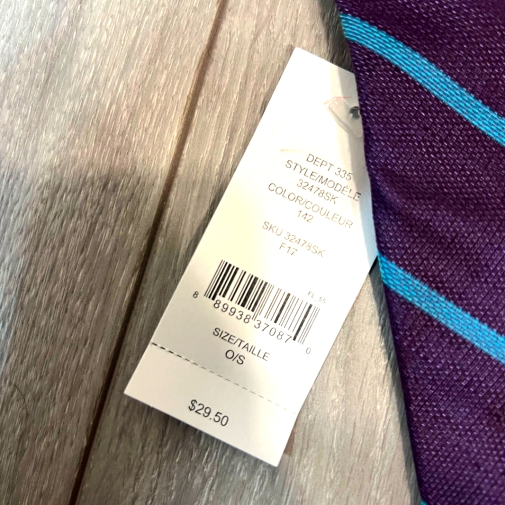 *BNWT* TIE BAR WITH STRIPES